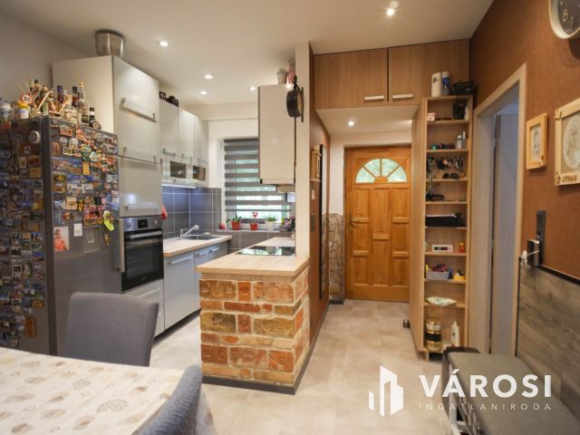 108 m²-es különleges otthon saját udvarral