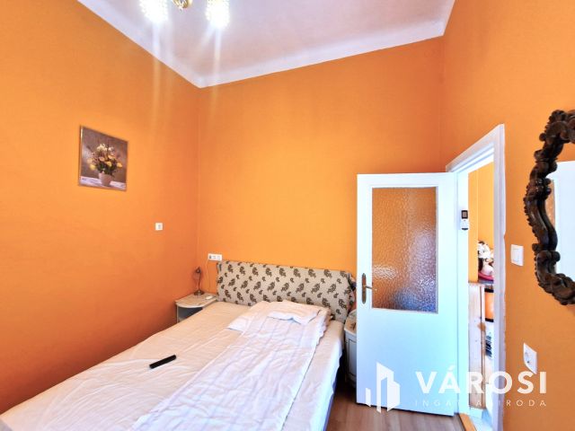 Nagypolgári otthon vagy 4-6 apartmanból álló társasház?