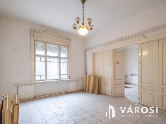 Kétlakrészes polgári ház, sok lehetősségel!